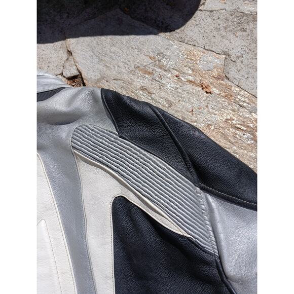 Teknic Violator Motorcycle Jacket Sz M / L Leather Silver Black White Sliders - Picture 12 of 16